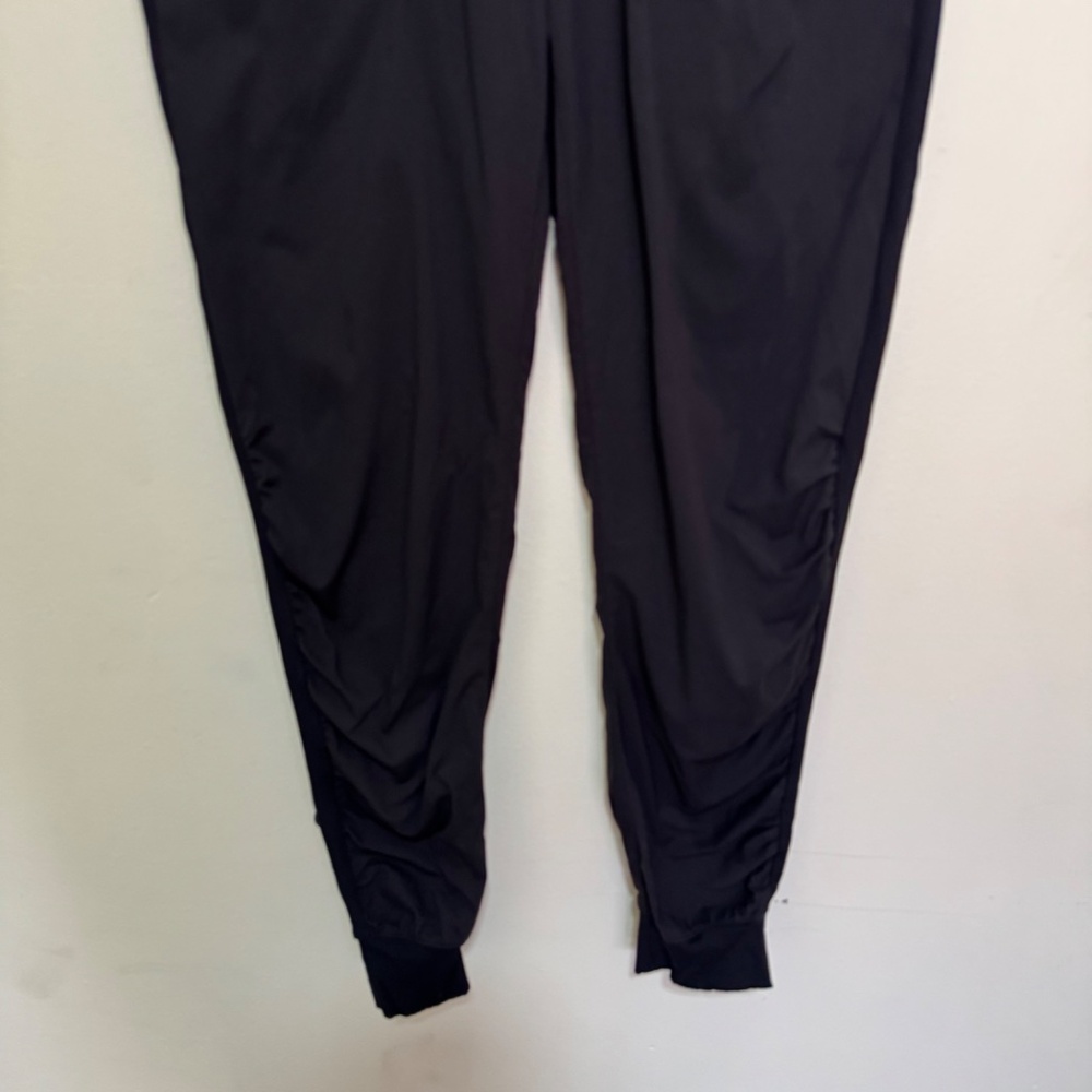 Lululemon Beyond the Studio Jogger in Black Color Size 8 - Picture 8 of 16